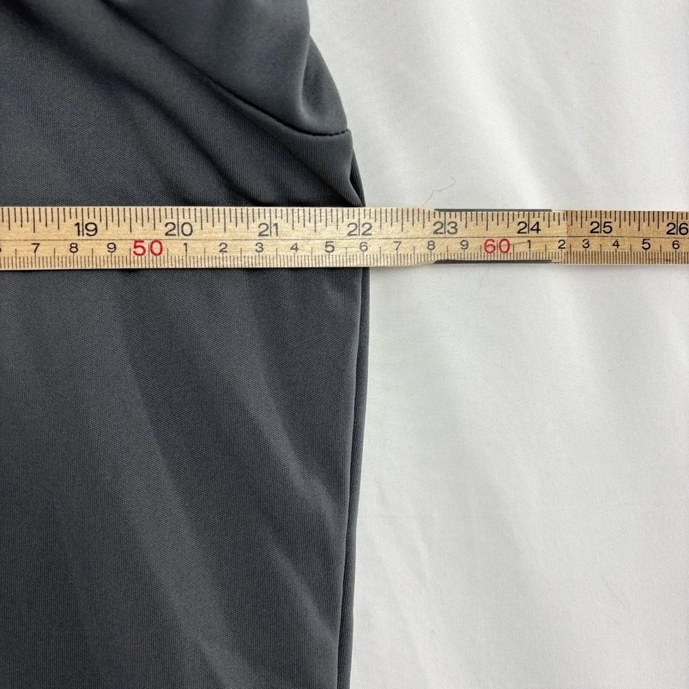 Nike Swim Dri FIT Gray Short Sleeve Rash‎ Guard UPF 40+ Men's Size Large